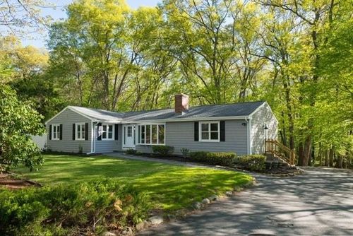 39 Mann School Rd, Smithfield, RI, 02917-1408 | Card Image