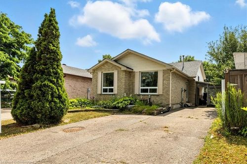 87 Old Carriage Dr, Kitchener, ON, N2P1H5 | Card Image