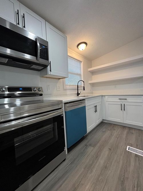 19856 Old Highway 105, Cleveland, TX, 77328-6413 | Card Image