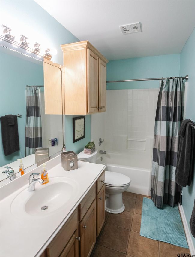 610 Winding Brook Ln, House other with 3 bedrooms, 2 bathrooms and null parking in Tyler TX | Image 17
