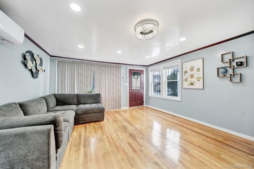 9317 214th St, Queens Village, NY, 11428-1718 | Card Image