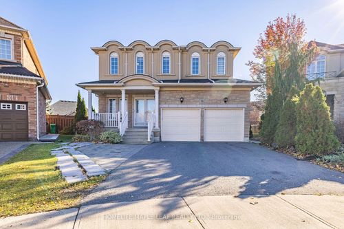 10 Monabelle Cres, Brampton, ON, L6P1W5 | Card Image