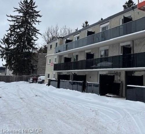 9-930 Eagle St N, Cambridge, ON, N3H1C4 | Card Image