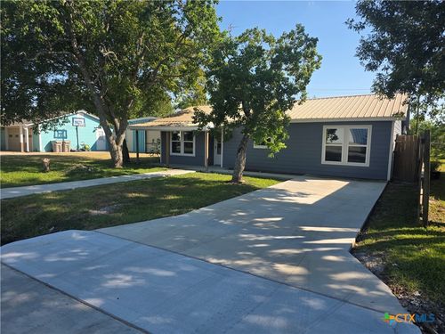 809 W Saint Louis Ave, SeaDrift, TX, 77983-3862 | Card Image