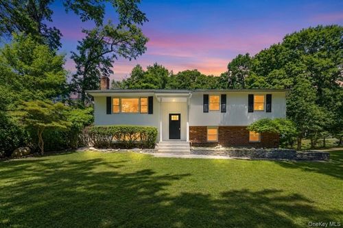 42 Noahs Path, Rocky Point, NY, 11778-9144 | Card Image