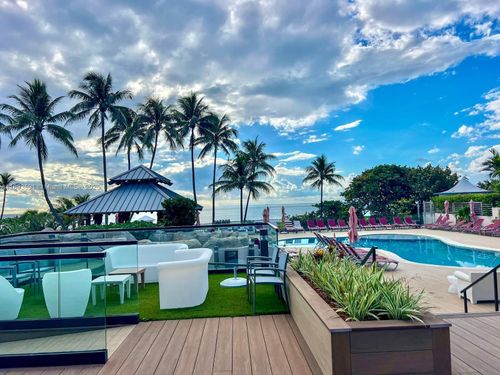 apt-517-5225 Collins Ave, Miami Beach, FL, 33140-2500 | Card Image