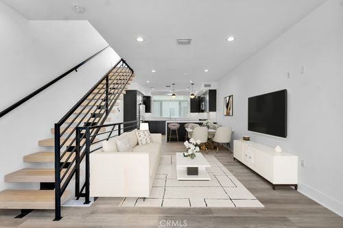 11304 Victory Blvd, North Hollywood, CA, 91606 | Card Image