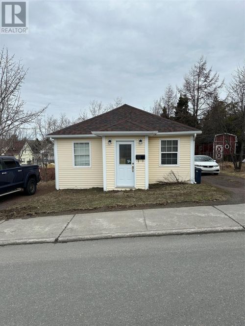 152 Lincoln Rd, Grand Falls-Windsor, NL, A2A1P5 | Card Image