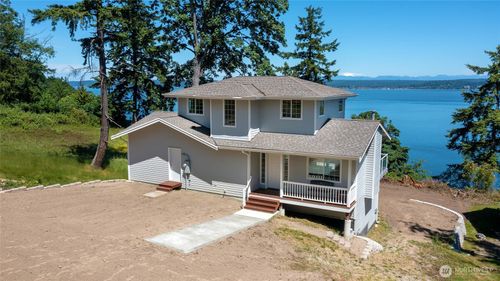 40 Beach Way, Everett, WA, 98201 | Card Image