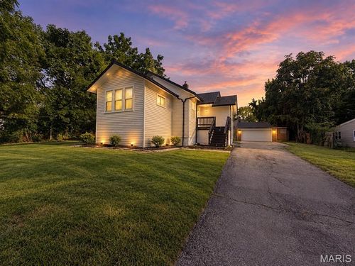 8257 Brenner Ave, Saint Louis, MO, 63114-5215 | Card Image