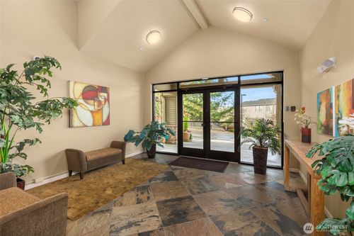 e207-6800 132nd Pl Se, Newcastle, WA, 98059-9115 | Card Image