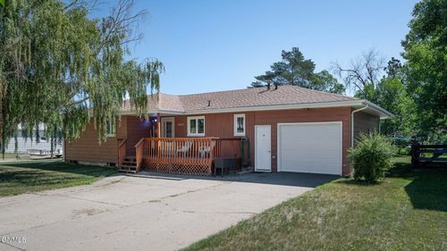 422 6th Ave Ne, Hazen, ND, 58545-4625 | Card Image