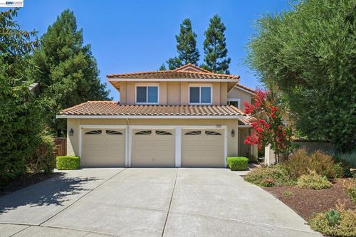 3276 Melanie Cir, Pleasanton, CA, 94588-5120 | Card Image