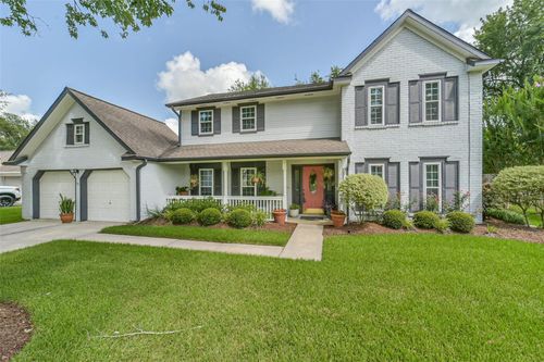 905 Essex Dr, Friendswood, TX, 77546-4753 | Card Image