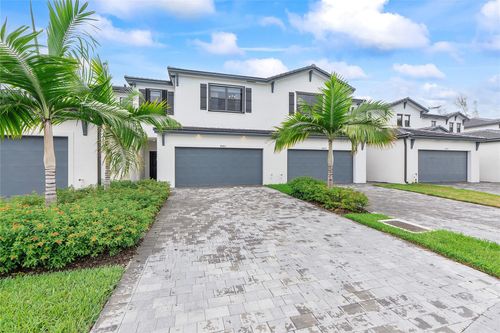 4965 Oakmont Dr, Fort Lauderdale, FL, 33312-5678 | Card Image