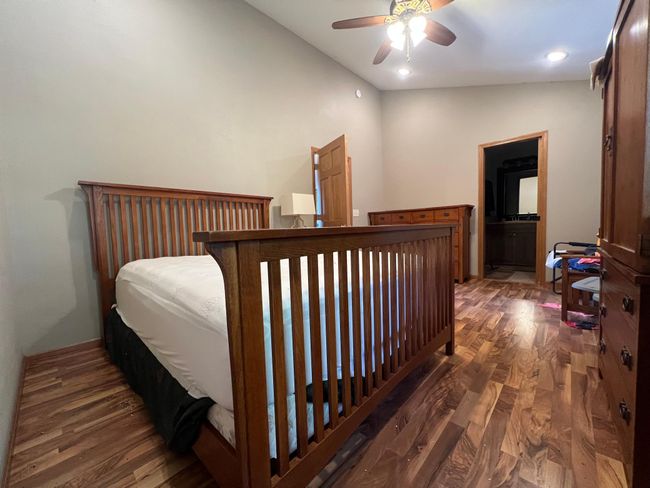 Cabin - Bedroom Bathroom View | Image 17