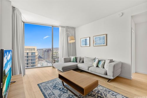 apt-4007-1001 Queen St, Honolulu, HI, 96814-5242 | Card Image