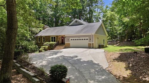 5855 Wills Lake Rd, Cumming, GA, 30040-6243 | Card Image
