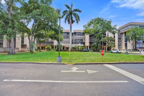 a302-2800 N 46th Ave, Hollywood, FL, 33021-2966 | Card Image