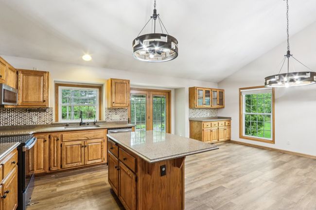 N61W14730 Woodcrest Ct, House other with 3 bedrooms, 3 bathrooms and 2 parking in Menomonee Falls WI | Image 12