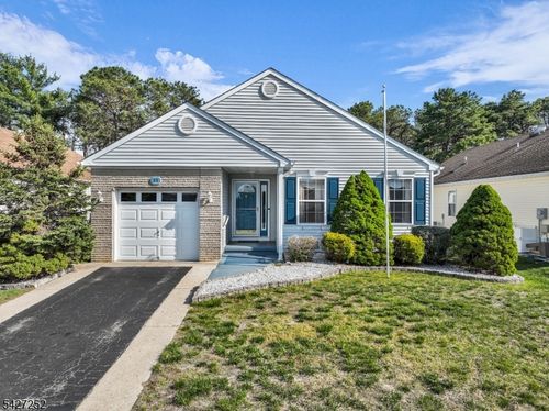 81 Woodstock Dr, Toms River, NJ, 08757-6527 | Card Image