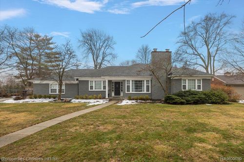 18135 Dunblaine Ave, Beverly Hills, MI, 48025-3111 | Card Image
