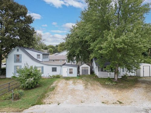 8375 Wyandotte St, De Soto, KS, 66018-8391 | Card Image