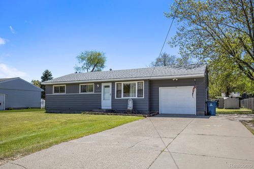 2263 Lawnel Ave, Norton Shores, MI, 49441-3343 | Card Image
