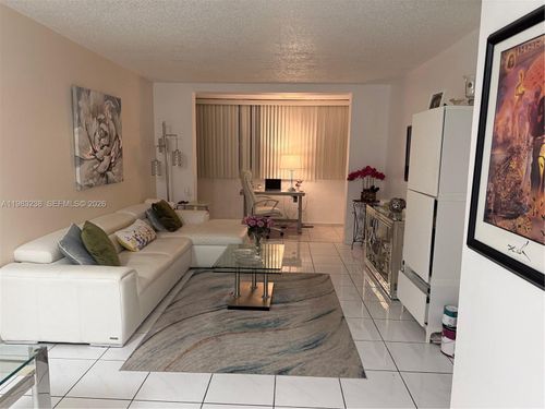 312-5033 Nw 7th St, Miami, FL, 33126-3445 | Card Image