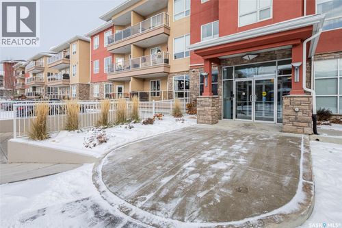1015 Moss Ave, Saskatoon, SK, S7H4J3 | Card Image