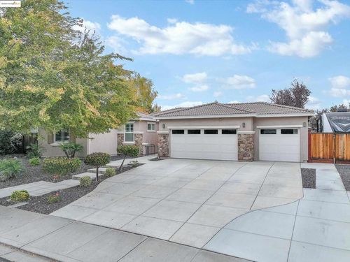 833 Marjoram Dr, Brentwood, CA, 94513 | Card Image