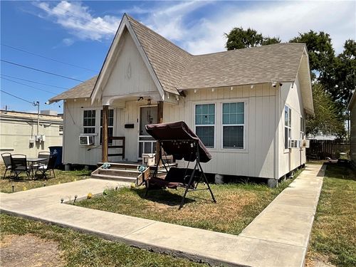 213 Mccall St, Sinton, TX, 78387-2511 | Card Image