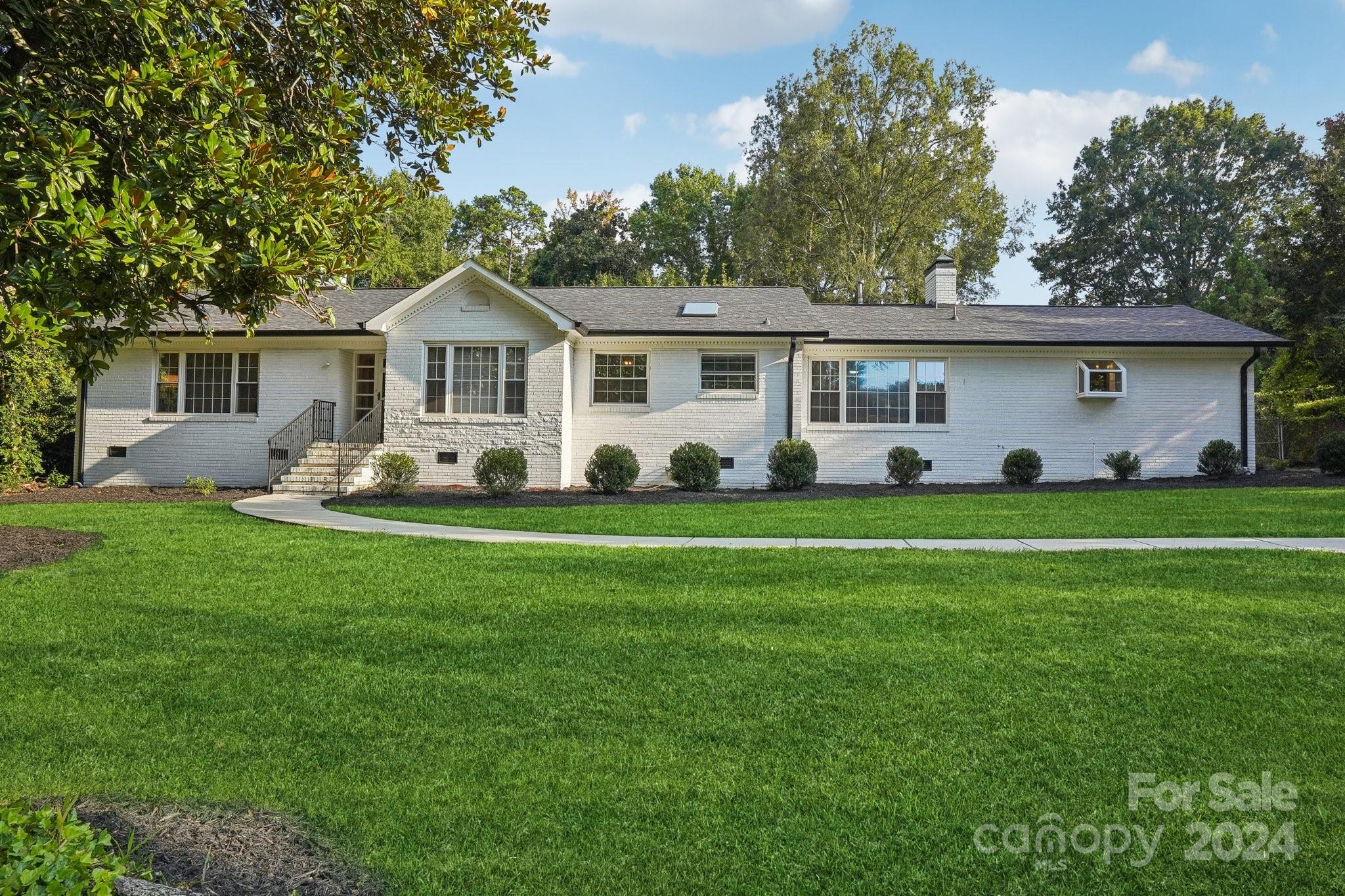 Livingston Dr, Charlotte, NC 28211