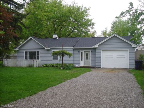 4882 Belle Meadow Rd, Mentor, OH, 44060-1235 | Card Image