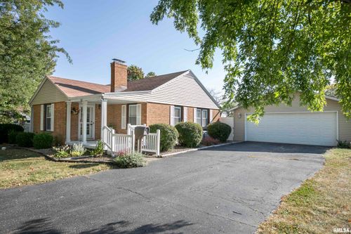 665 S Main St, Farmington, IL, 61531-1436 | Card Image