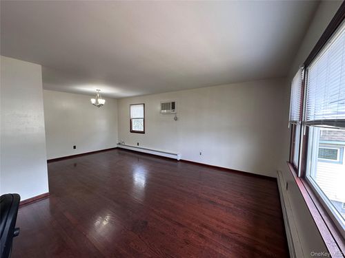 233 Grand Ave, W Hempstead, NY, 11552-1507 | Card Image