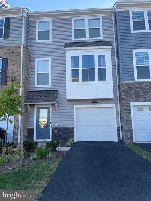 10602 Sheffield Glen Ln, MANASSAS, VA, 20112-2459 | Card Image