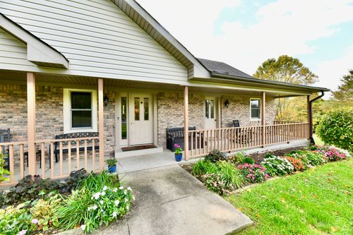 9221 Stanley Dr, Mooresville, IN, 46158-6217 | Card Image