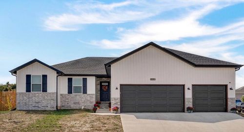 2141 N Jamestown St, Ozark, MO, 65721-8032 | Card Image