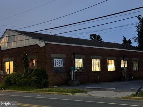 622 W Division St, DOVER, DE, 19904-2702 | Card Image