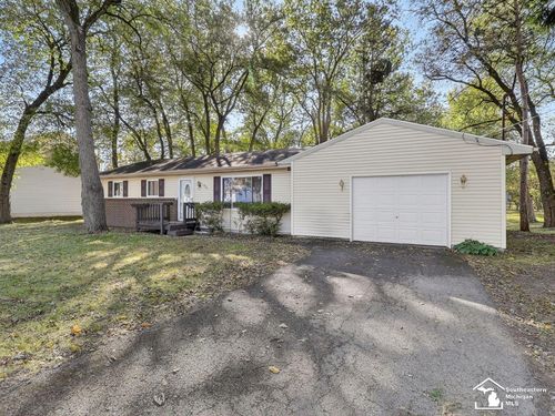 2585 Hasen Dr, Lambertville, MI, 48144-9642 | Card Image