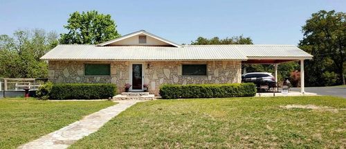 702 E Schubert St, Fredericksburg, TX, 78624-4843 | Card Image