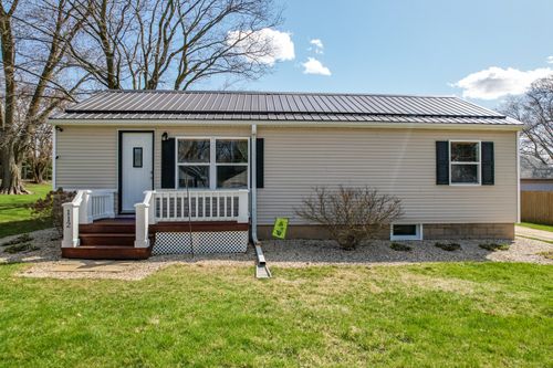 112 E Grant St, STILLMAN VALLEY, IL, 61084-9039 | Card Image