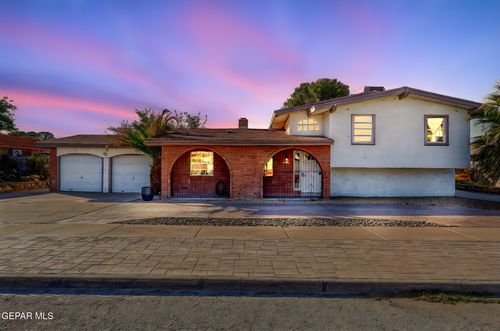 3705 Roslyn Dr, Horizon City, TX, 79928-6408 | Card Image