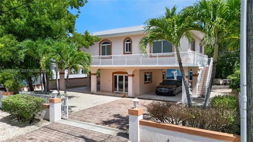 123 Peace Ave, Tavernier, FL, 33070-3012 | Card Image