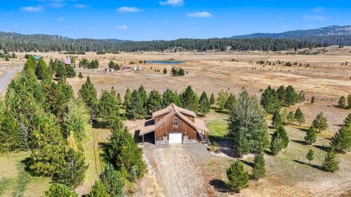 106 Wilderness Lake Rd, Cascade, ID, 83611-7779 | Card Image