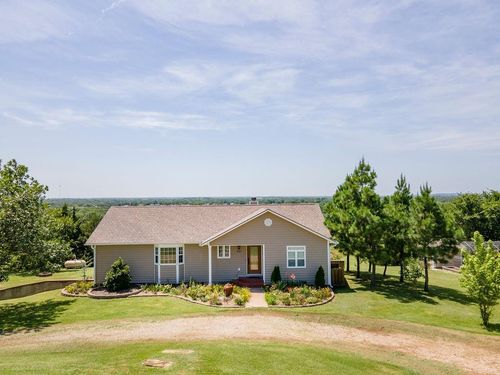 220 Overlook Dr, Caney, KS, 67333-8526 | Card Image
