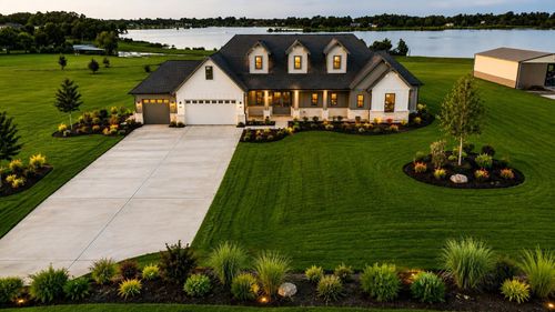 912 Wagon Wheel Trl, Angleton, TX, 77515-2372 | Card Image
