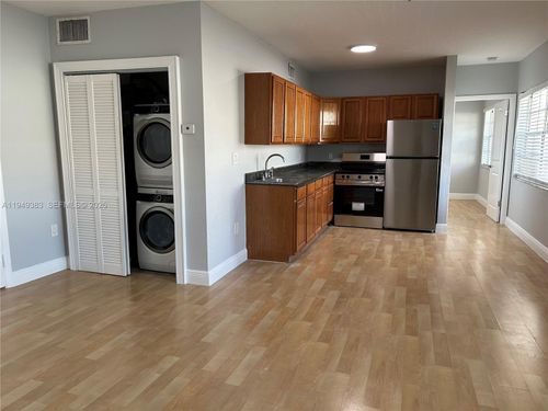 202-1360 Collins Ave, Miami Beach, FL, 33139 | Card Image