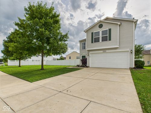 8193 S Firefly Dr, Pendleton, IN, 46064-9288 | Card Image